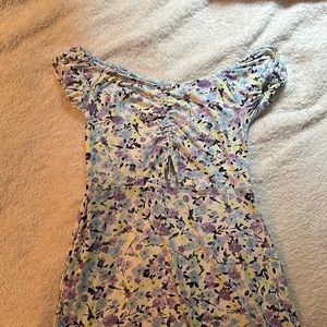 BRAND NEW. Small (3-5), flowered dress, elastic sleeves